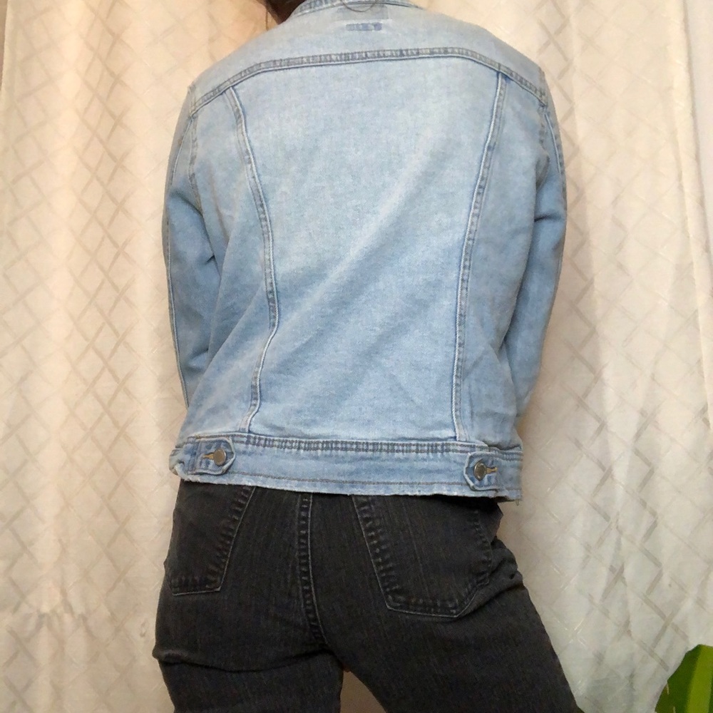 🌼Jean jacket🌼 - Picture 3 of 5